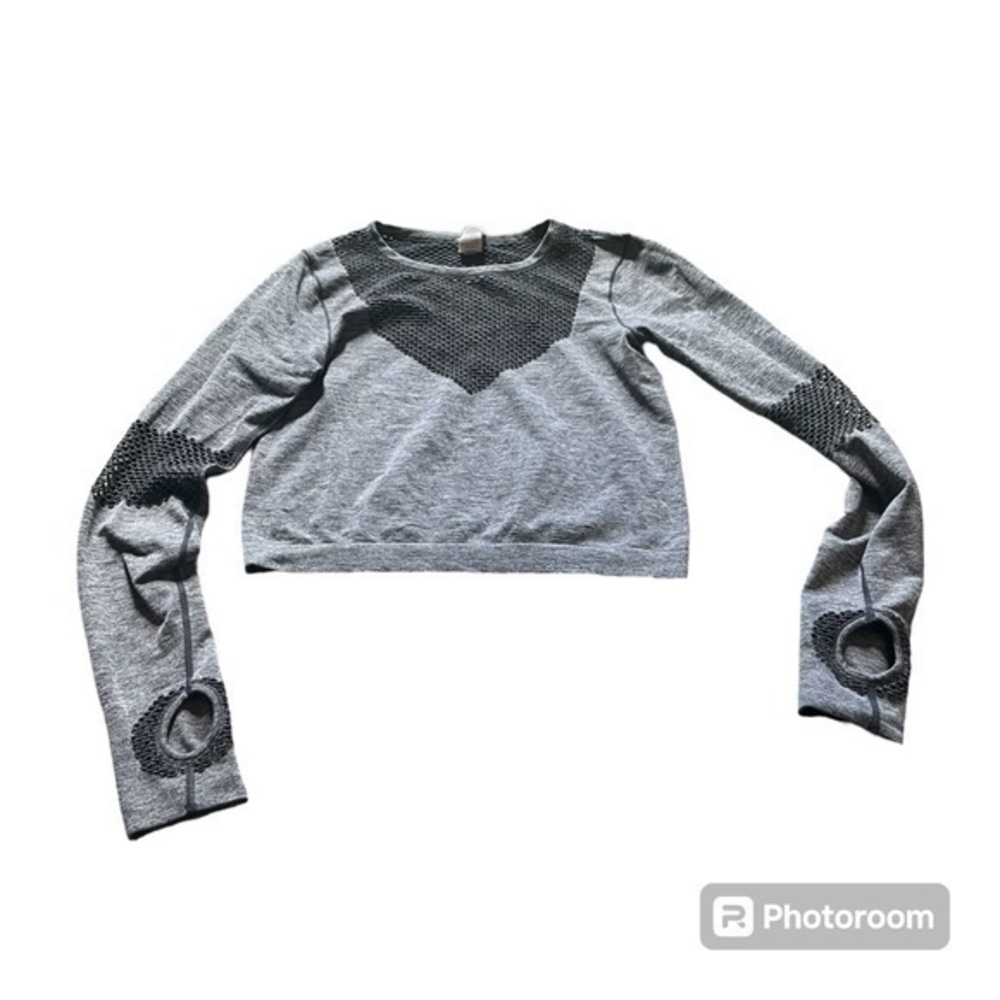 JoyLab Gray long sleeve athletic cropped shirt
